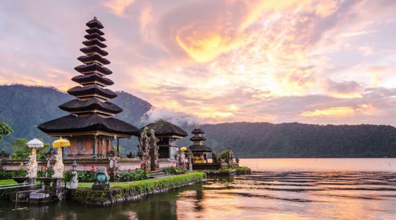 Sunrise by an Indonesian pagoda