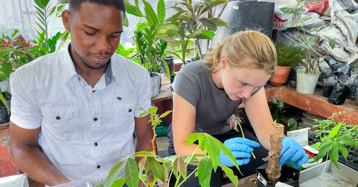 Julia Montgomery Poggi ’25 at the University of Ghana (plant research)