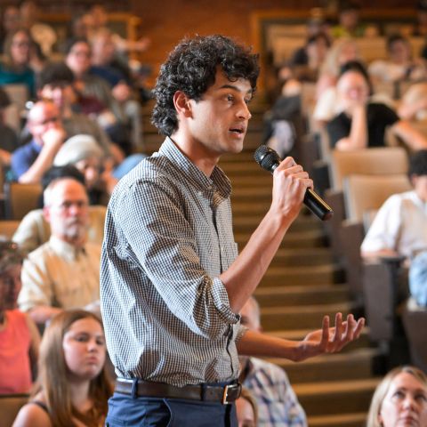 Global Scholar Noah Freedman ’26 asked Samantha Power a question during the 2026 Bartels lecture.
